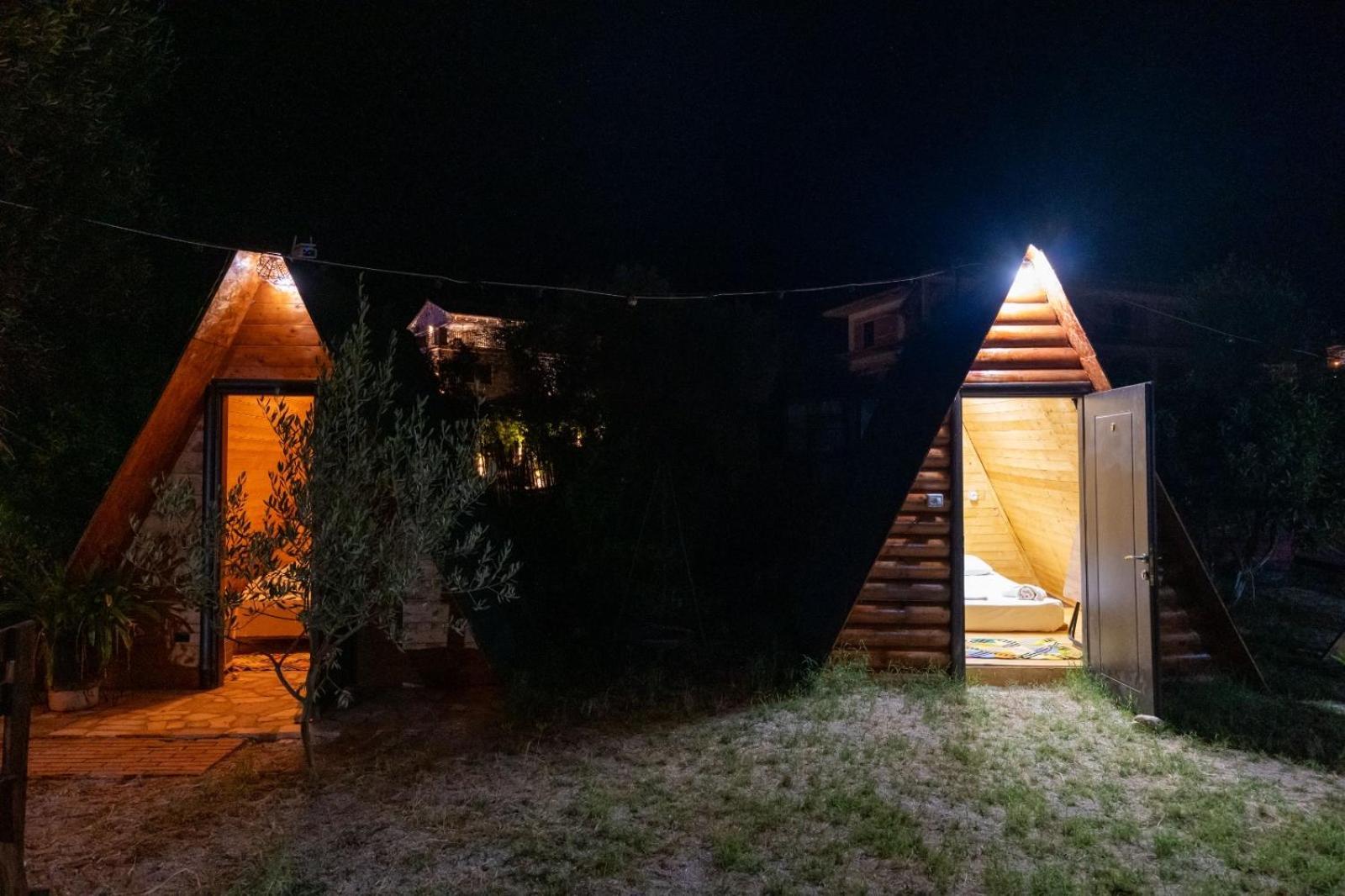 Garden Villa Lake Side & Glamping Ксамил Екстериор снимка