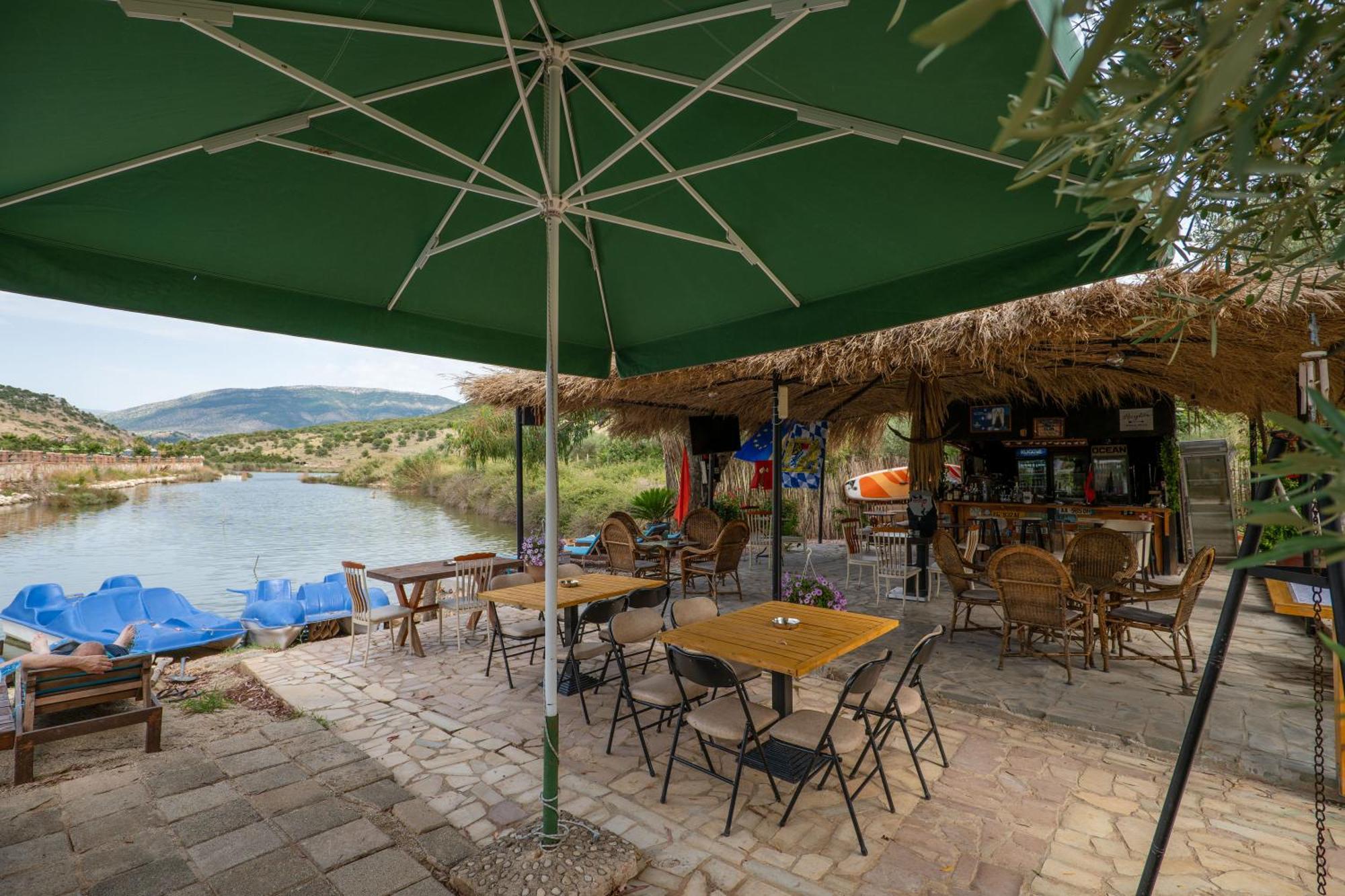 Garden Villa Lake Side & Glamping Ксамил Екстериор снимка