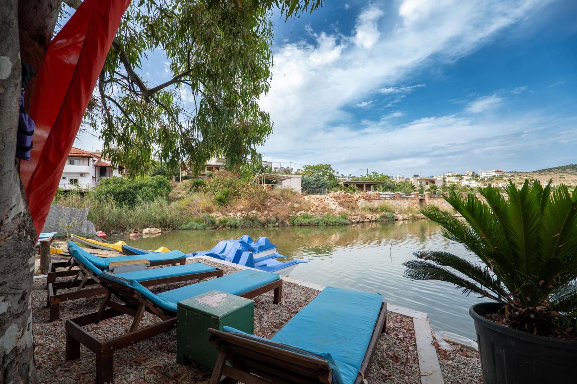 Garden Villa Lake Side & Glamping Ксамил Екстериор снимка