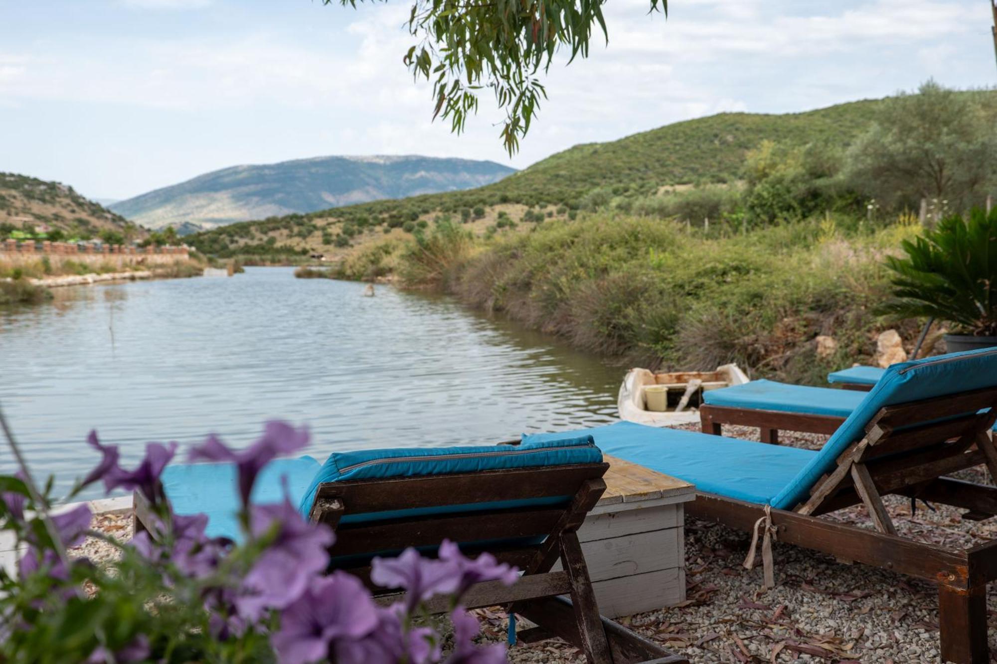 Garden Villa Lake Side & Glamping Ксамил Екстериор снимка