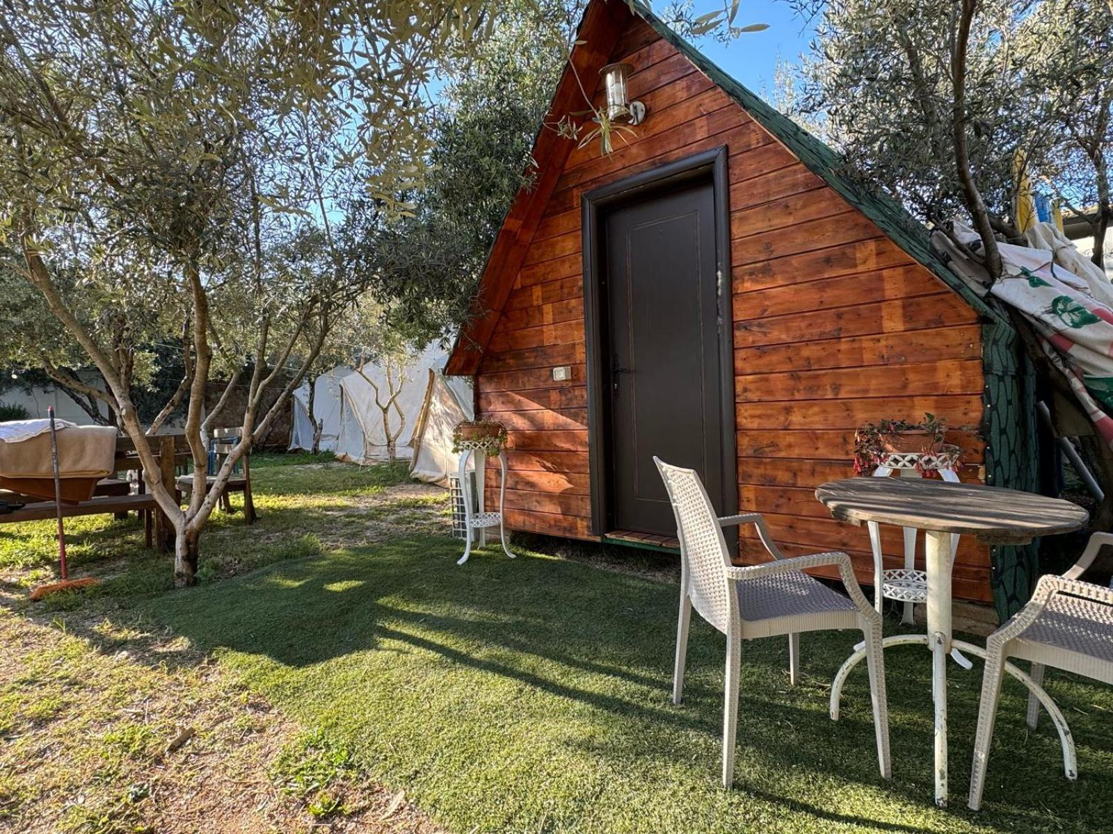 Garden Villa Lake Side & Glamping Ксамил Екстериор снимка